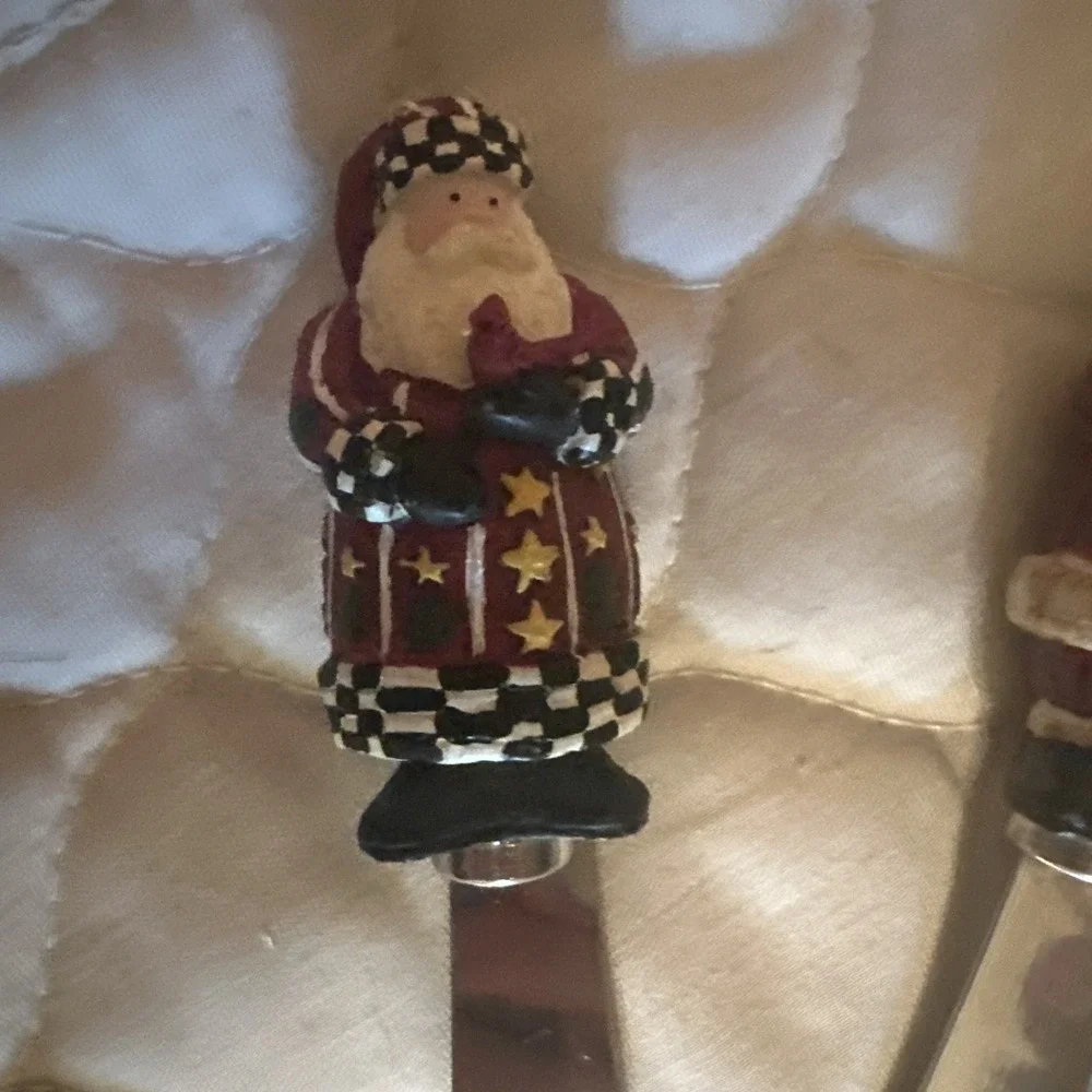 BOSTON WAREHOUSE - CHRISTMAS SANTA CLAUS Set If 4 CHEESE STAINLESS STEEL KNIFE